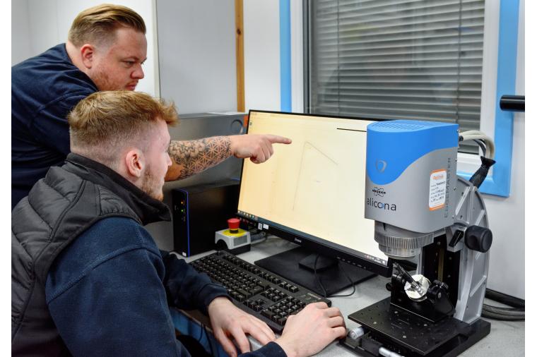 The Alicona EdgeMaster supplied by Optimax is used for measuring cutting tool edges as part of edge preparation at Fintek