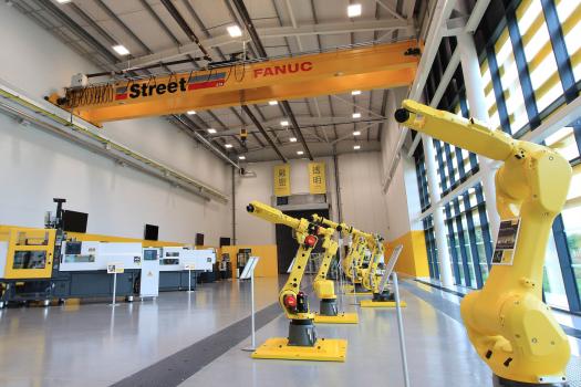 10) Advanced Manufacturing - Street cranes at Fanuc