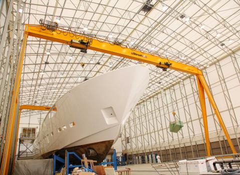 30) Yachts - Street crane - super yacht building