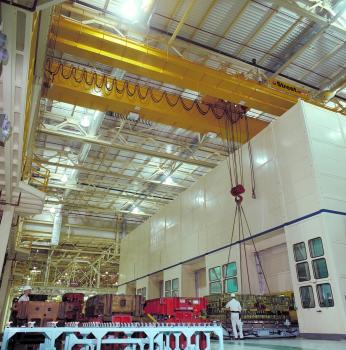 19) Automotive - tooling handling crane