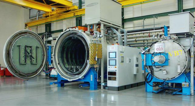1) Wallwork Birmingham is home to Wallwork’s exceptionally long horizontal-loading vacuum furnace, providing valuable capacity for processing larger components.